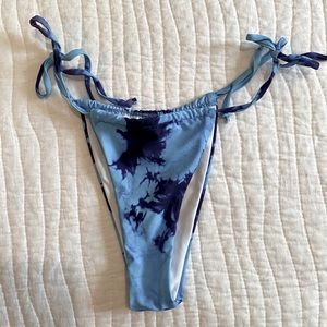 Tie string bikini bottoms